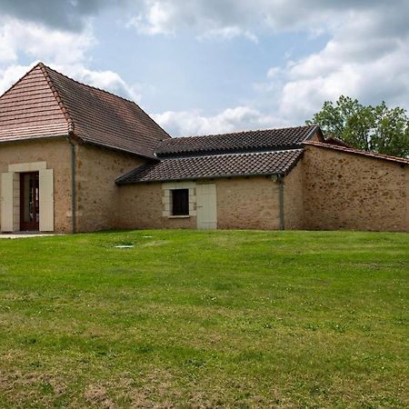 Les Gites De Juevince Issac Екстер'єр фото